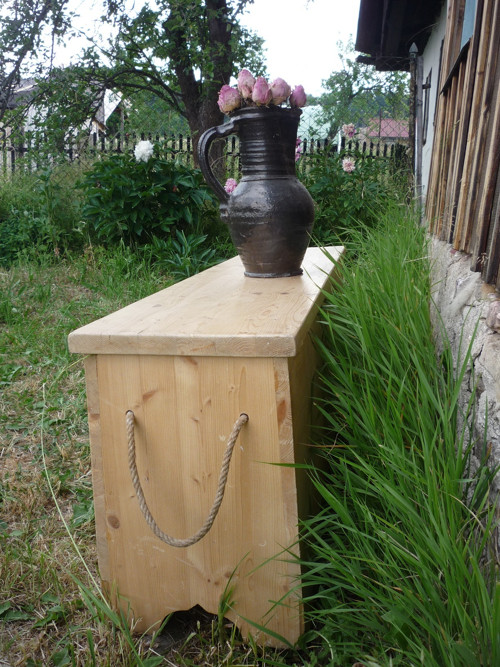 Dřevěná truhla — foto 1