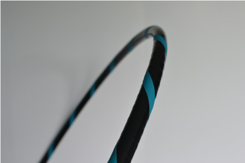 Obruč na hooping černo-zelenomodrá 95 cm