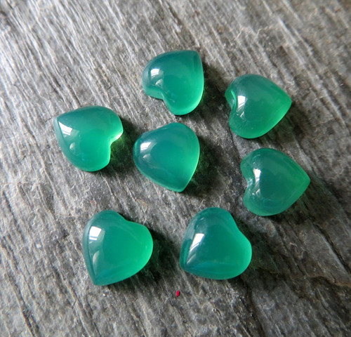 Zelený Chalcedon, barvený, srdíčko 8x8mm — foto 1