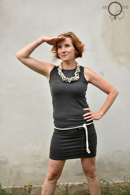 Šedá maličkost, vel. M — foto 1
