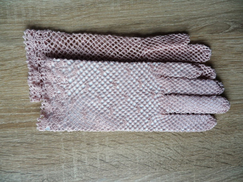 Růžové krajkové rukavičky — foto 1