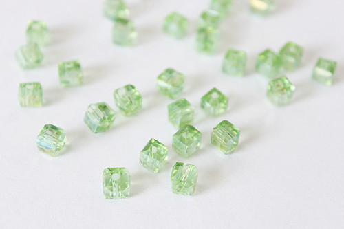 5ks - Skleněná broušená krychle - 4 mm — foto 1