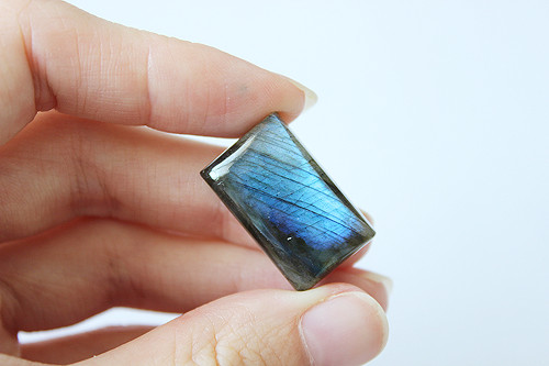 Labradorit bez průvleku (kabošon) 15x23 mm — foto 1