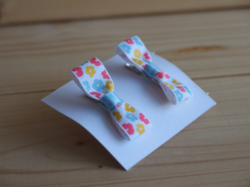 Mini sponky 2ks - bílé s barevnými kytičkami — foto 1