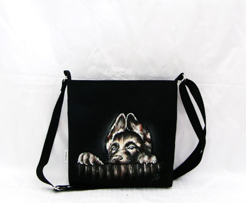 Malá crossbody a vlčákem — foto 1
