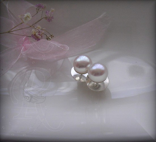 Butonky perliček 8, 2 mm k prstenu