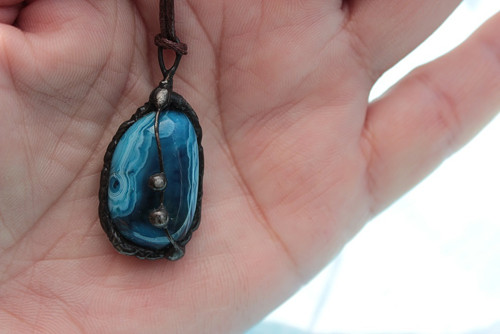 OCHRANNÝ AMULET ACHÁTOVÝ :) cínovaný šperk — foto 1