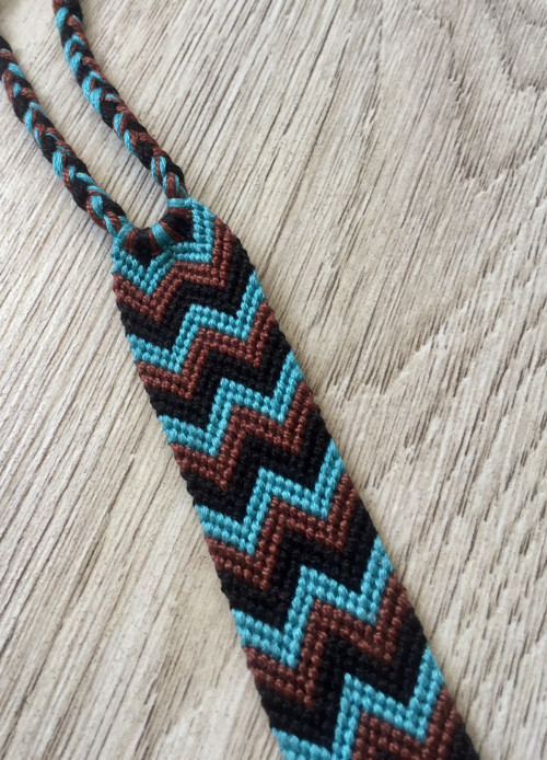 Zemitý chevron