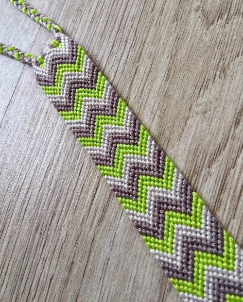Limetkovošedý chevron