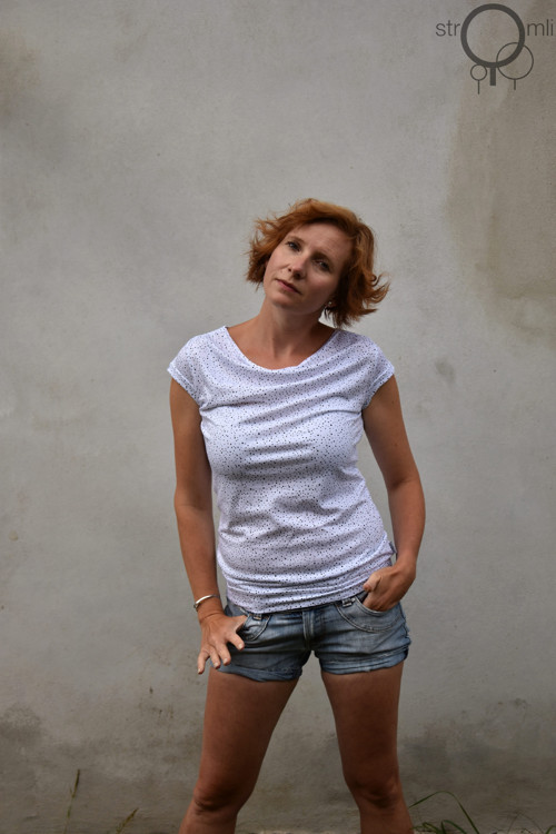 Bílé kropenaté s vodou, vel. M — foto 1
