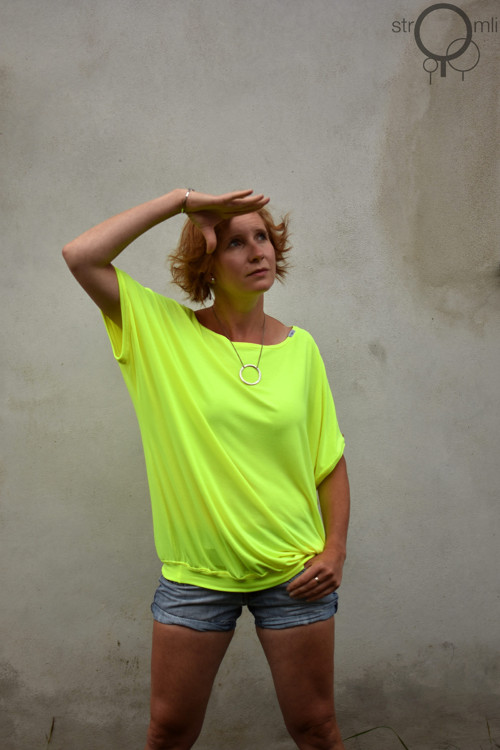 UNI neonová žlutá — foto 1