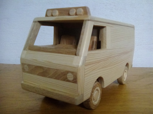 Dřevěné auto — foto 1