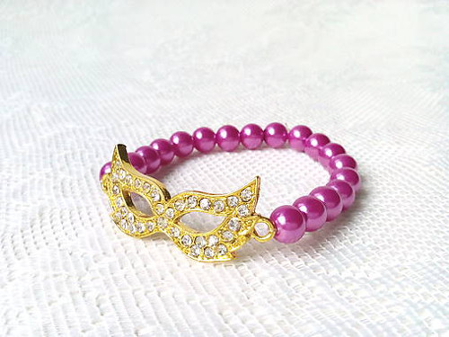 Masquerade bracelet (fuchsia/gold)