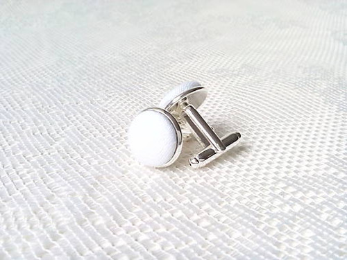 Retro cufflinks (white)