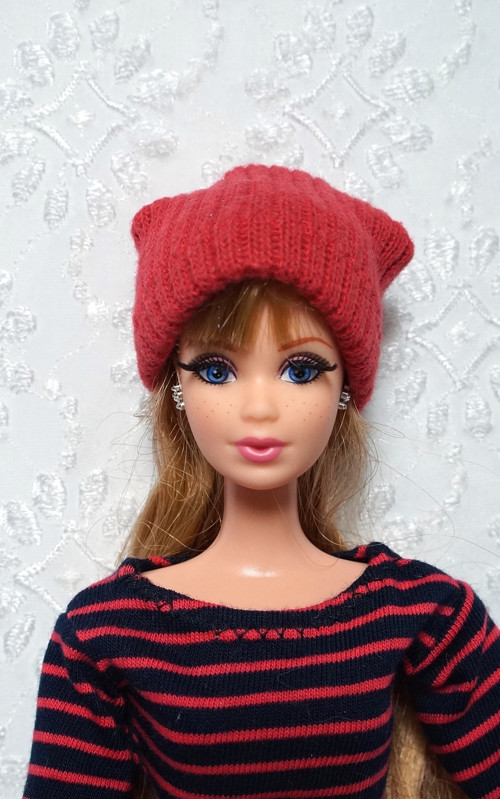 Čepice pro Barbie — foto 1