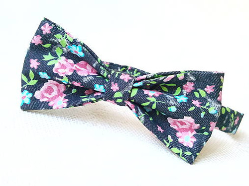 Vintage flowers bow tie