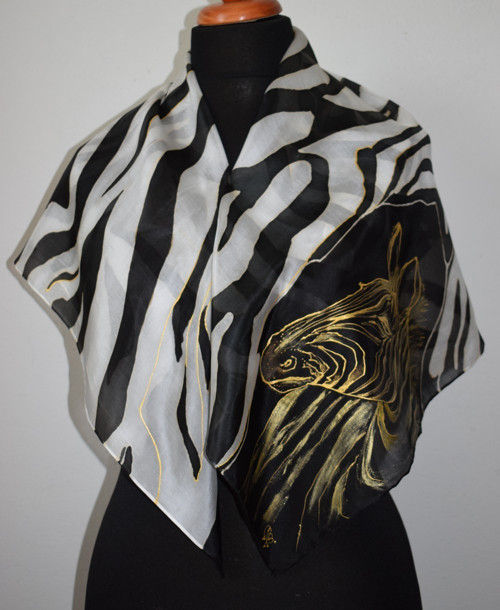 Hedvábný ručně malovaný šátek - ZEBRA