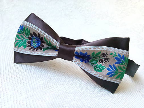 Slovak folklore bow tie (brown)