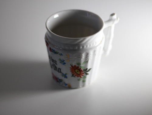 Porcelánový Hrníček — foto 1