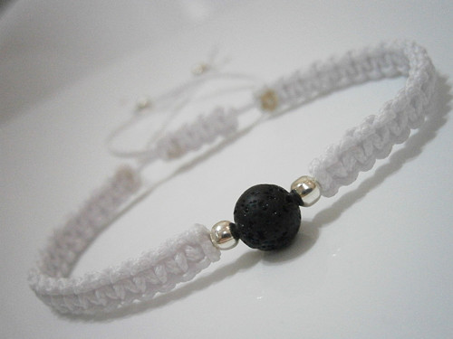 Bílý náramek s Lávou (macramé) - Unisex — foto 1