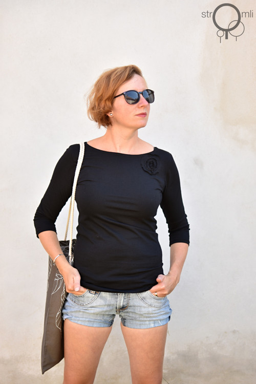 Černé s aplikací, vel. XXL — foto 1