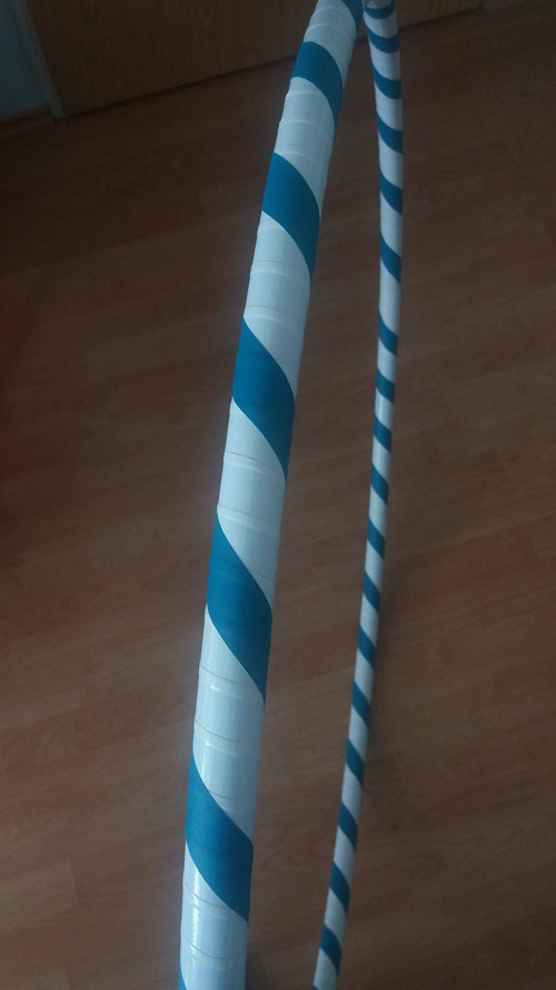 Obruč na hooping bílo-zelenomodrá 100 cm SLEVA! — foto 1