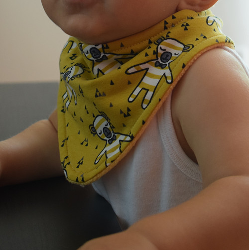 Nákrčník / slintáček s medvídky — foto 1