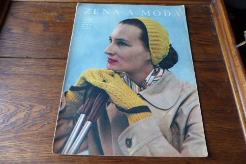 Časopis Žena a móda, číslo 12/1954 — foto 1