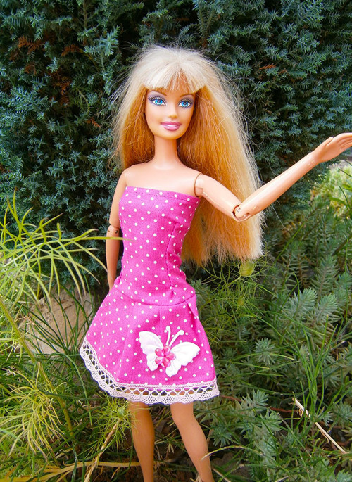 Puntíkové šatky pro barbie — foto 1