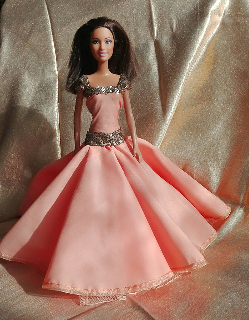 Šaty pro Barbie — foto 1