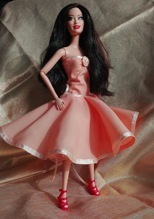 Šaty pro Barbie — foto 1