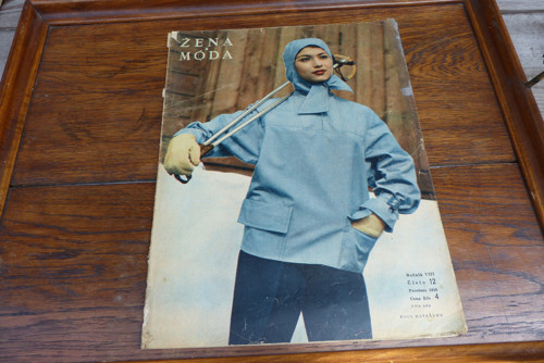 Časopis Žena a móda, číslo 12/1956 — foto 1