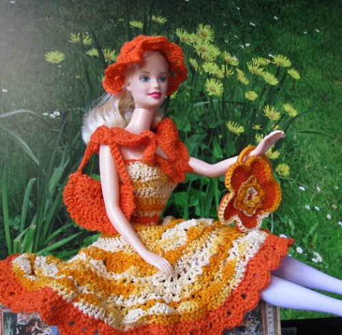 Pomerančové šaty pro Barbie — foto 1