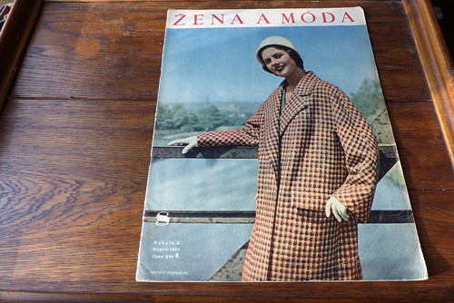 Časopis Žena a móda, číslo 8/1958 — foto 1
