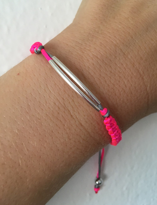 Neon pink náramek — foto 1