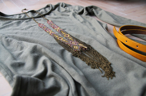 Žlutozelený náhrdelník MACRAMÉ NECKLACE