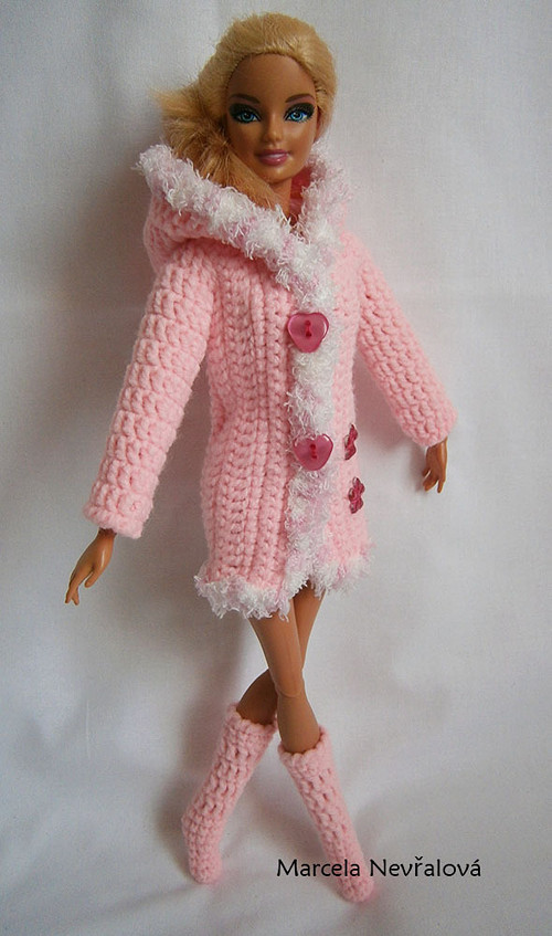 Světle růžový kabátek pro Barbie — foto 1