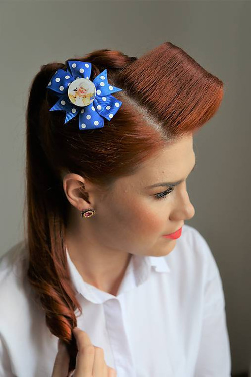 Pin Up hair clip (blue/white polka dots)