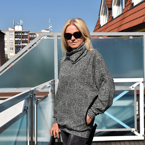 Mikina s nákrčníkem — foto 1