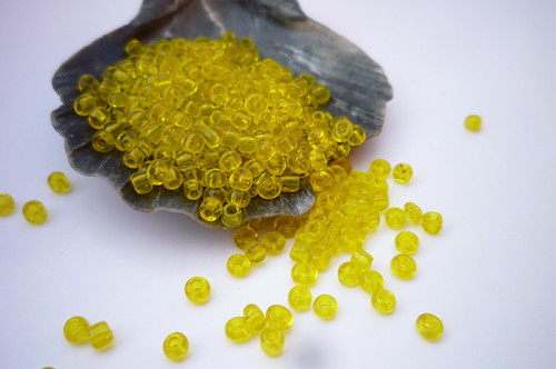 Rokajl 2 mm 20 g žlutý průhledný