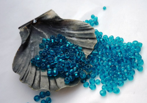 Rokajl 2 mm 20 g tyrkysový průhledný