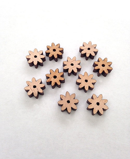 Dřevěné korálky KYTIČKY 9,5mm (10ks)