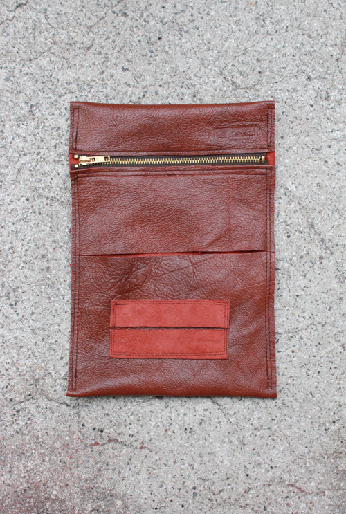 Pouzdro "RUDÁ"- upcycling — foto 1