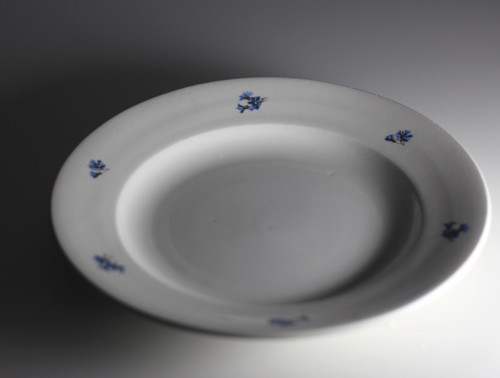 Porcelánový talíř s chrpami — foto 1