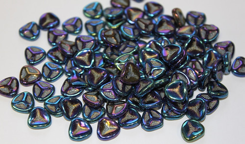 Lístečky - 7/8mm - černá/modrý iris - 30ks - 26kč