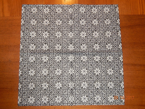 Ubrousek na decoupage - černobílé ornamenty květy