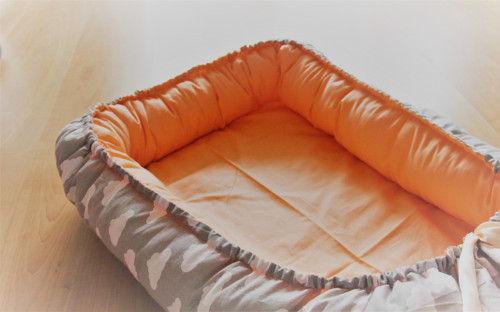 Hnízdečko, obláčky, oranžová
