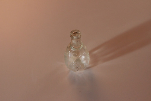 Skleněná lahvička buclatá — foto 1