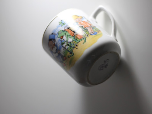 Dětský porcelánový hrnek — foto 1