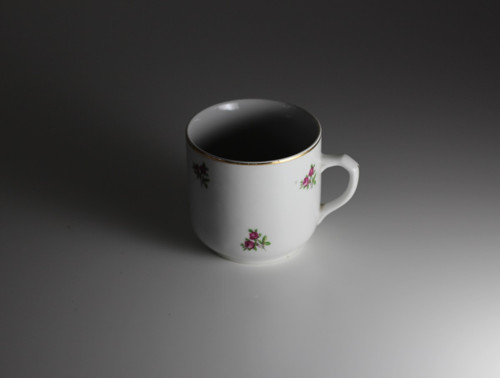 Porcelánový hrníček — foto 1